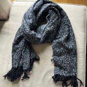 Boucle black and grey scarf
